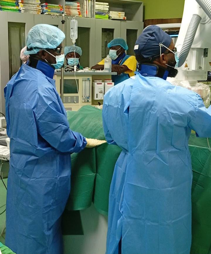 Clinical team at work around the operating table in Maiduguri